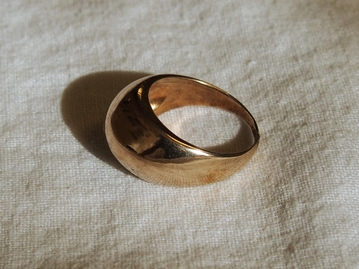 Handcrafted in a dome ring shape, this creation by Soulfull Studio is a product of intricate artistry. Utilizing lost wax casting techniques with recycled bronze, it derives its inspiration from the allure of natural elements. Jewelry for the wild ones.