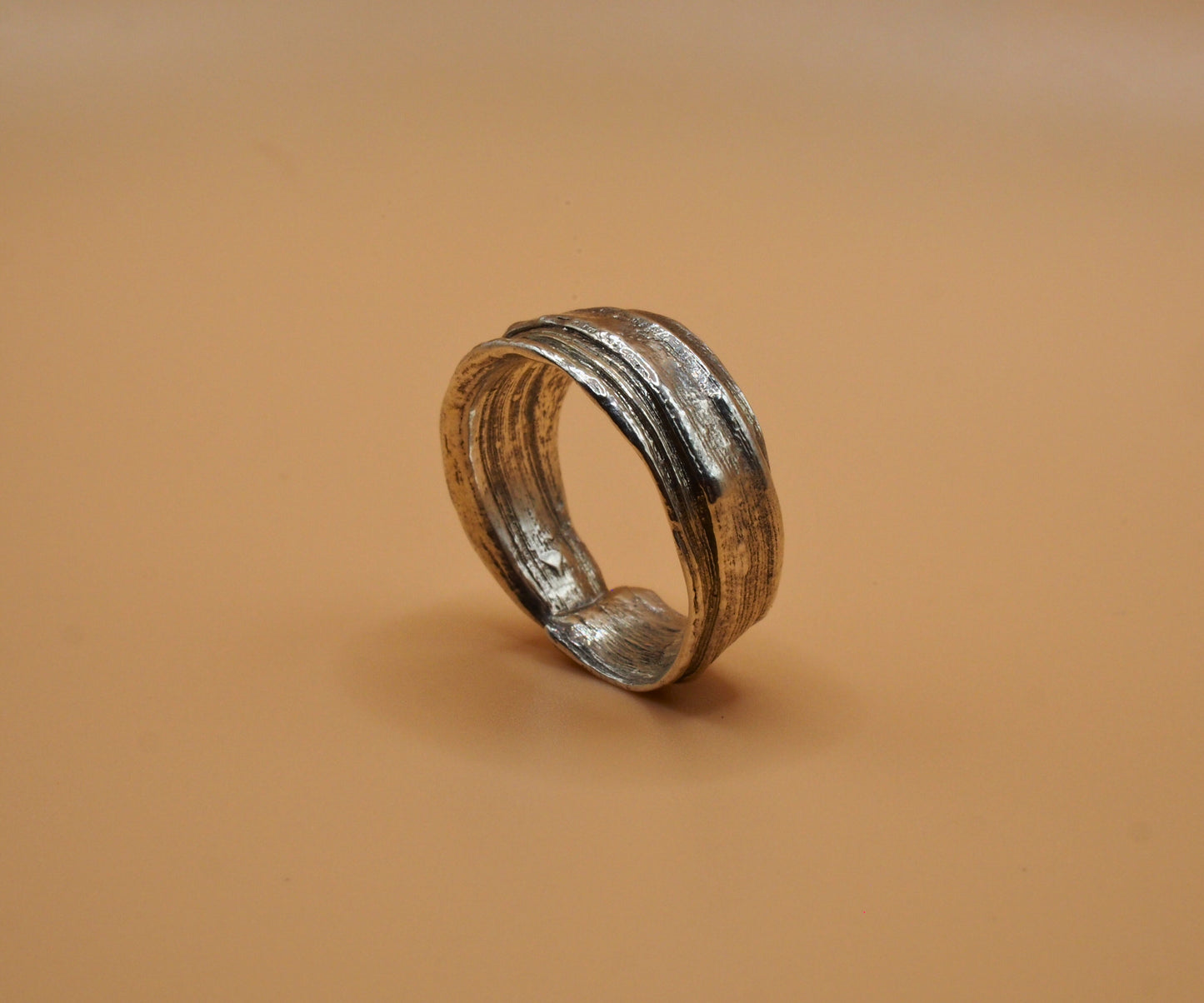 Silver sculptural ring crafted using the Mitsuro Hikime technique by Soul Full Studio. 