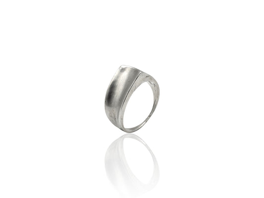 Silver ring on white background. Handmade by Soul Full Studio using lost wax cast and metalsmithing techniques. Semifine and fine jewelry. 